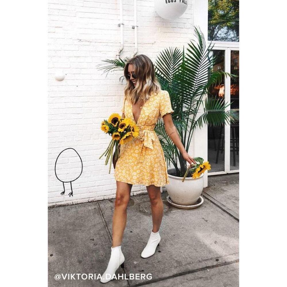 Lulus Garden Explorer Mustard Yellow Floral Print Mini Dress - Size L
